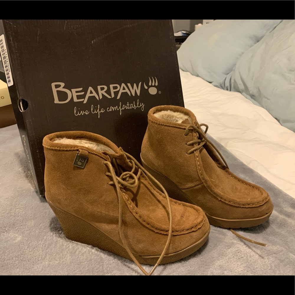 Shearling lines wedge booties